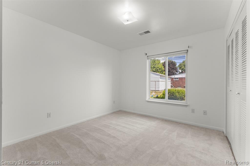 10037 Allen Pointe Drive, Allen Park, MI 48101 — Photo 18