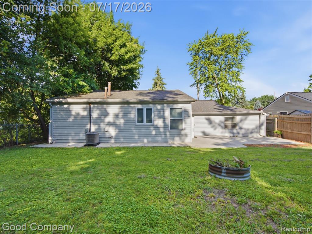 4030 Manitoba Street, Auburn Hills, MI 48326 — Photo 21