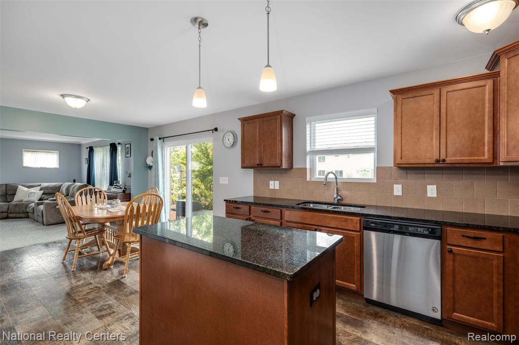 13456 Stamford Road, Belleville, MI 48111 — Photo 11