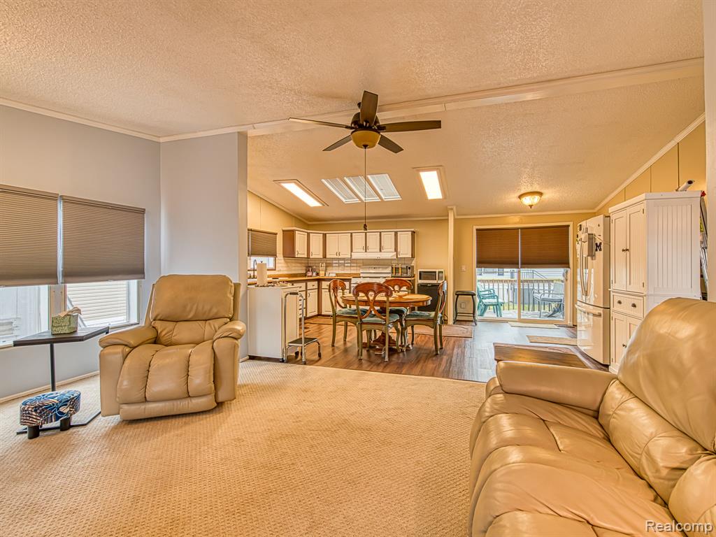 29403 Wedgewood, Flat Rock, MI 48134 — Photo 6