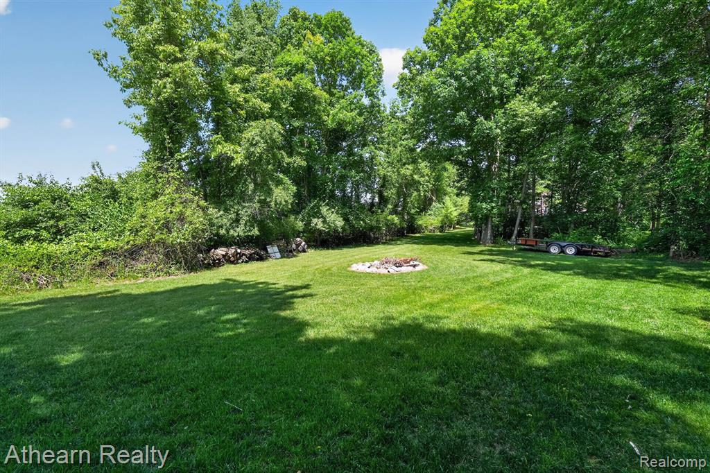 5326 Lake Forest Boulevard, Brighton, MI 48116 — Photo 13