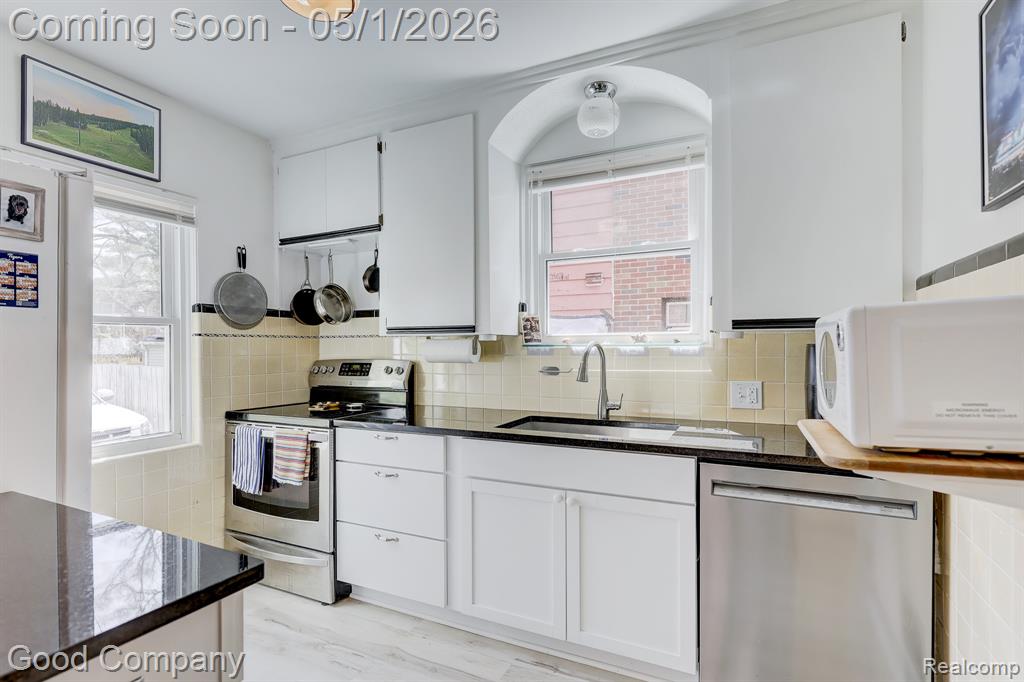 18264 San Juan Drive, Detroit, MI 48221 — Photo 22