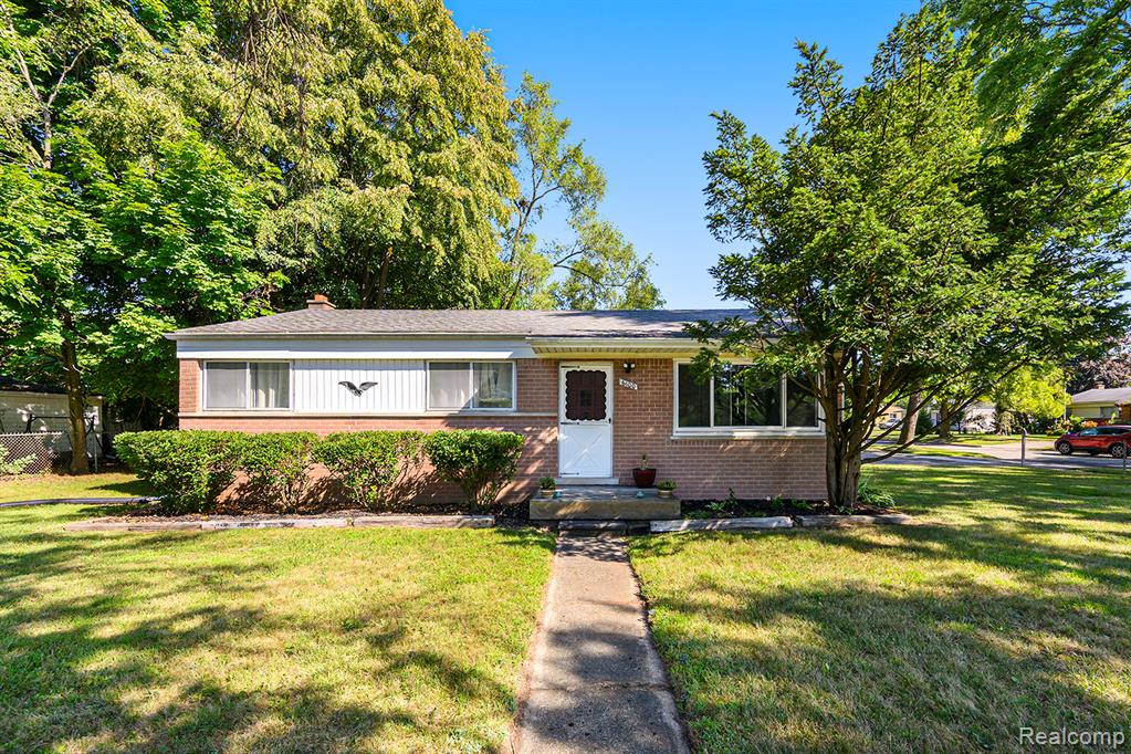 6100 Williams Lake Rd, Waterford, MI 48329 — Photo 19