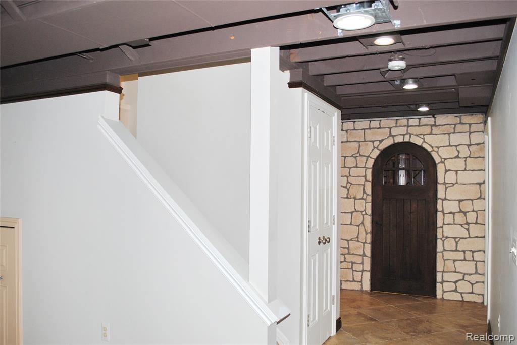 719 Upper Scotsborough Way, Bloomfield Hills, MI 48304 — Photo 27