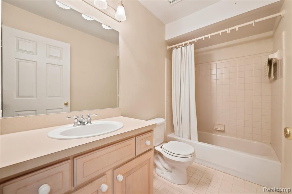 54698 Bellingham Drive, 56, Utica, MI 48316 — Photo 26