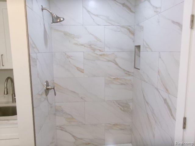6586 WALDON GLENS, Clarkston, MI — Photo 15