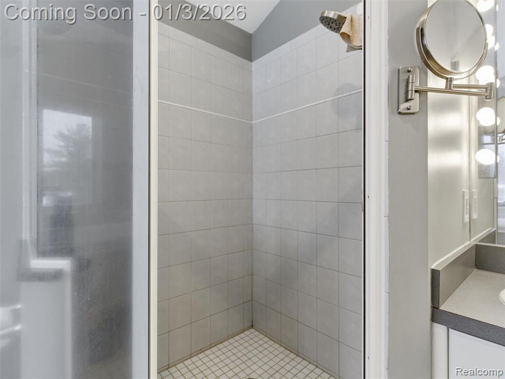 8153 Sashabaw Ridge Drive, Clarkston, MI 48348 — Photo 39