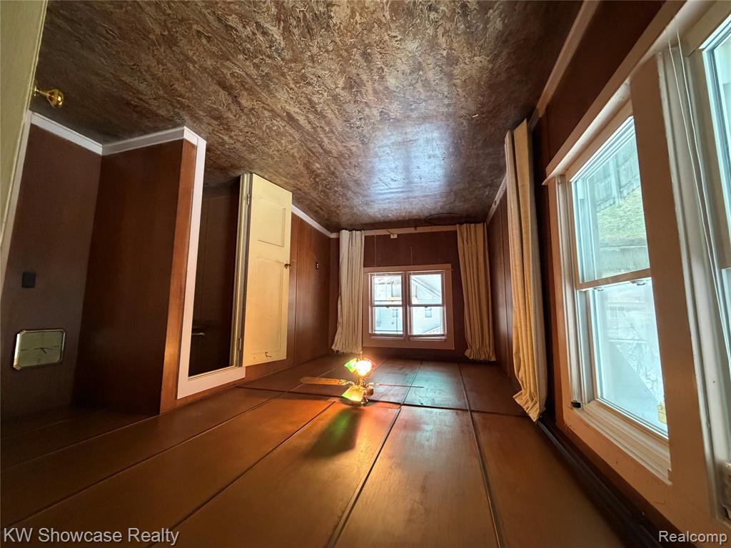 24 S Roselawn Street, Pontiac, MI 48342 — Photo 17
