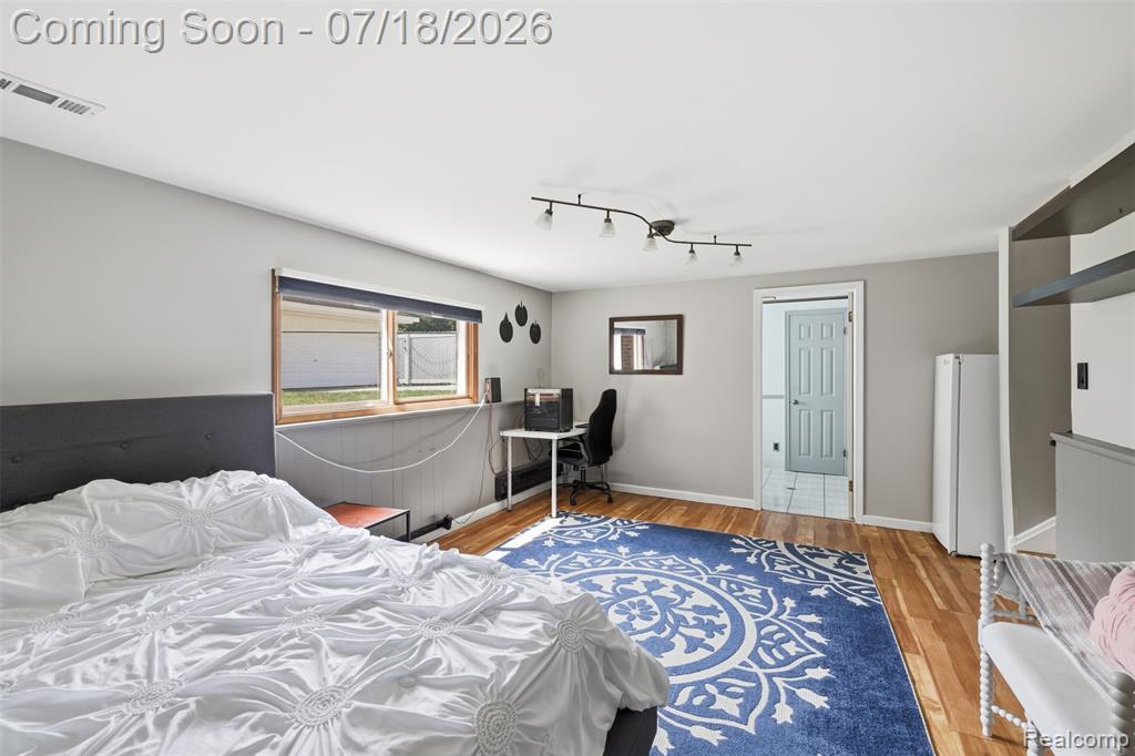 8825 Nebraska Street, Livonia, MI 48150 — Photo 24
