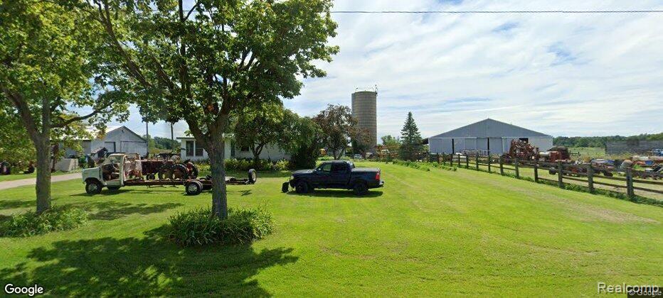 5909 BURTCH Road, Grant, MI 48032 — Photo 9