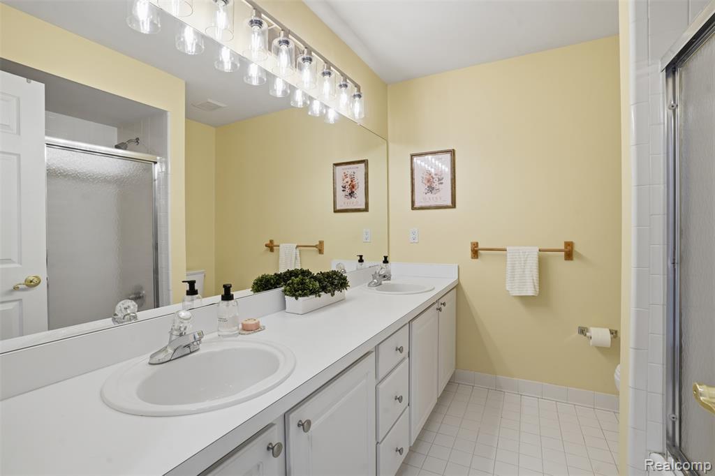 13982 Pleasant View Court, Plymouth, MI 48170 — Photo 22