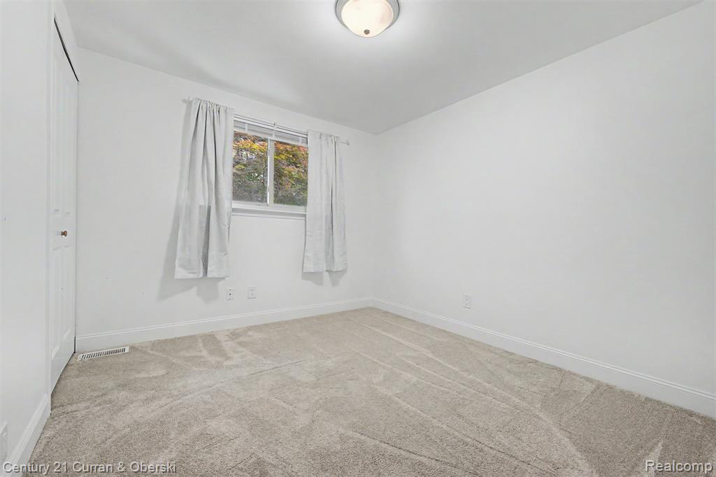 8834 Dublin Way, Sterling Heights, MI 48314 — Photo 20
