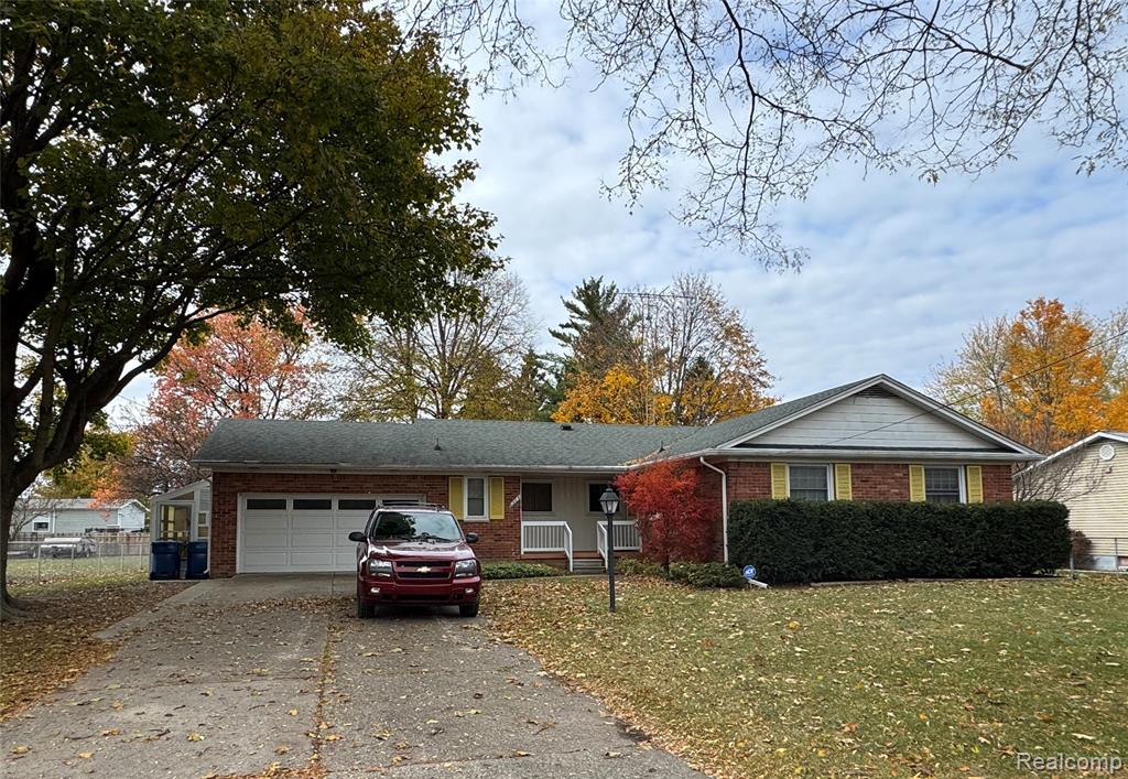 5374 Torrey Road, Flint, MI 48507 — front exterior