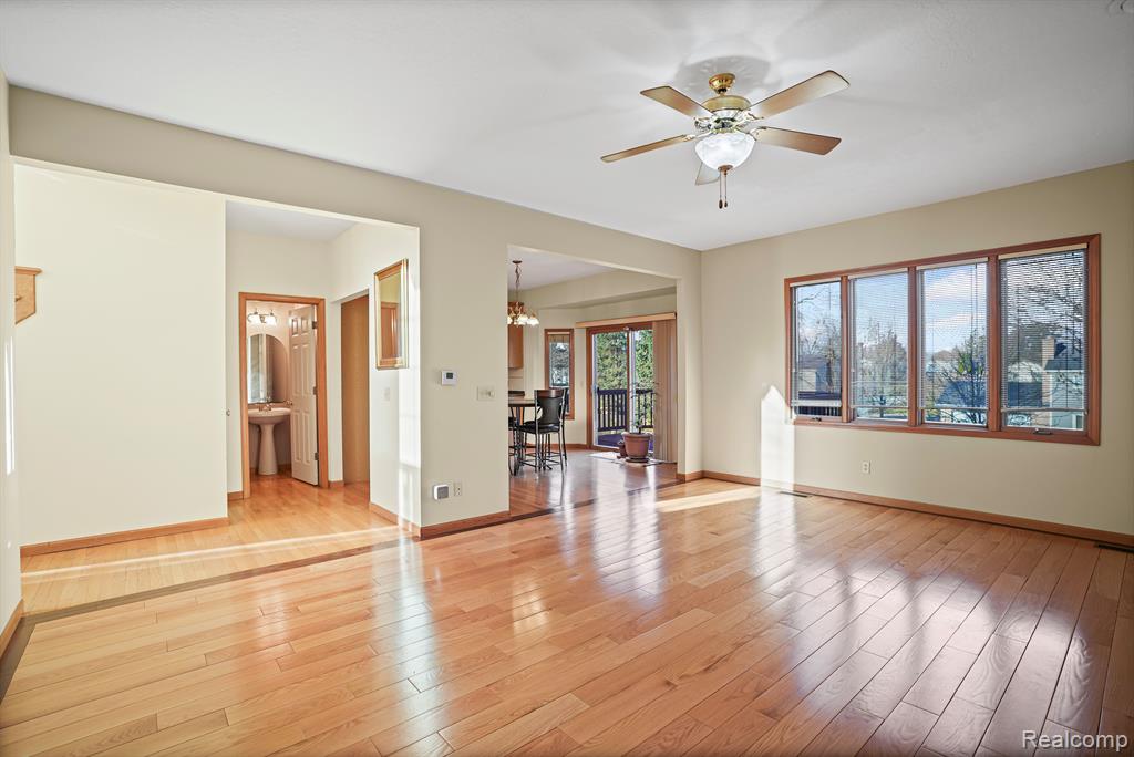 564 CHASSEUR Drive, Grand Blanc, MI 48439 — Photo 17