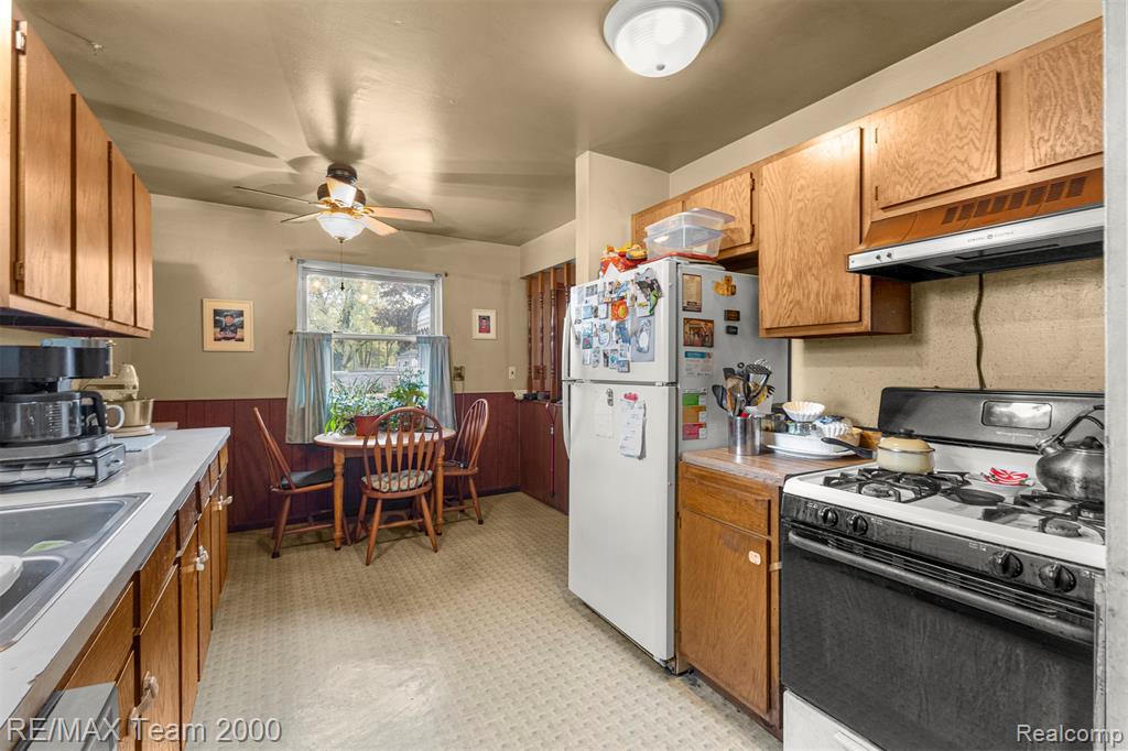 5622 Campbell Street, Dearborn Heights, MI 48125 — Photo 15