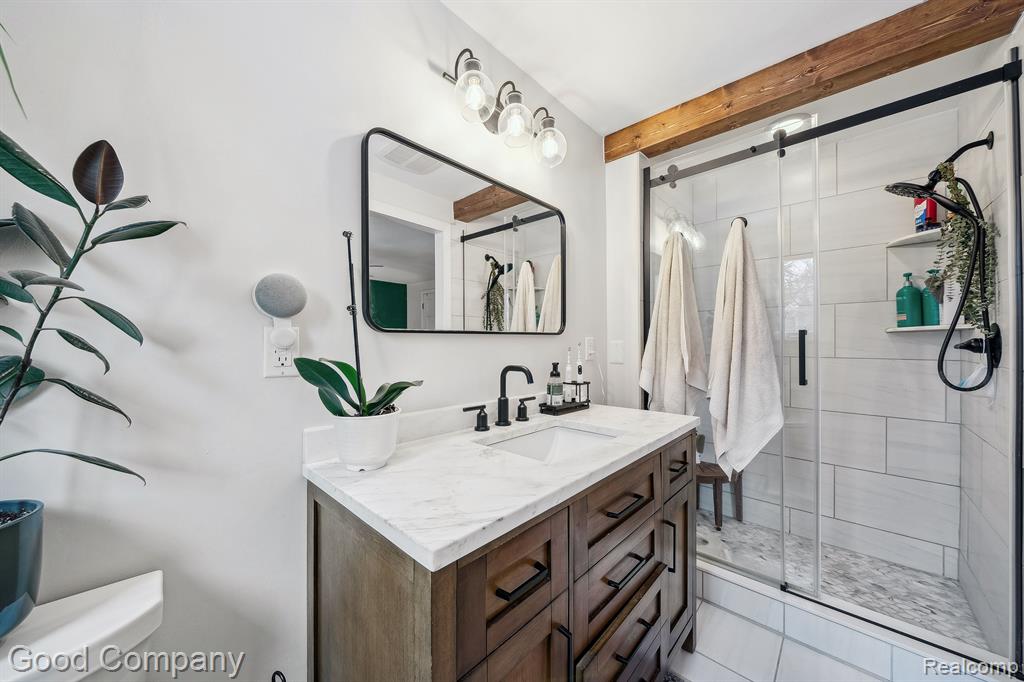 3370 INDIANDALE Drive, Orchard Lake Village, MI 48324 — Photo 39