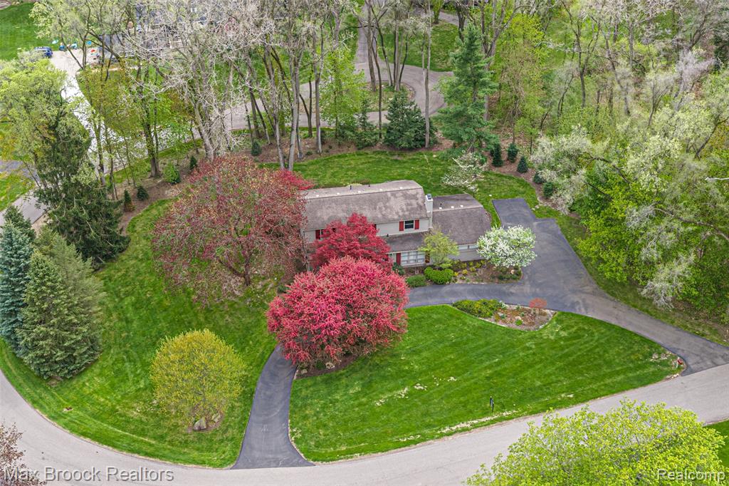 25933 Hersheyvale Drive, Franklin, MI 48025 — Photo 2