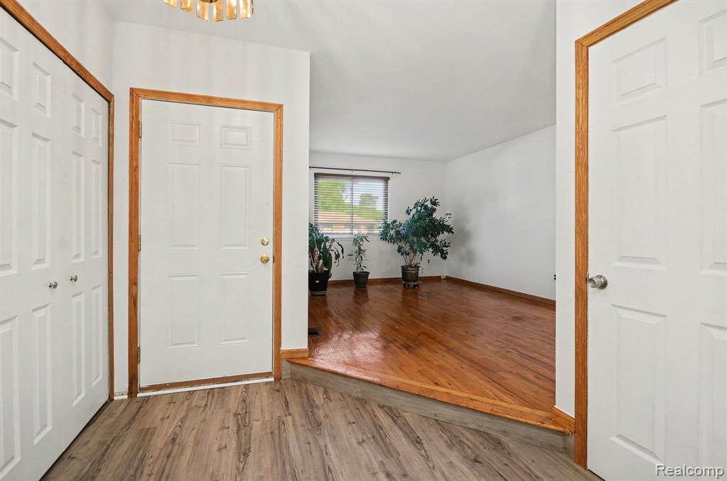 35252 Simon Drive, Clinton Twp, MI 48035 — Photo 5