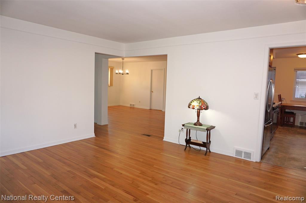 8563 Cavell Street, Westland, MI — Photo 5