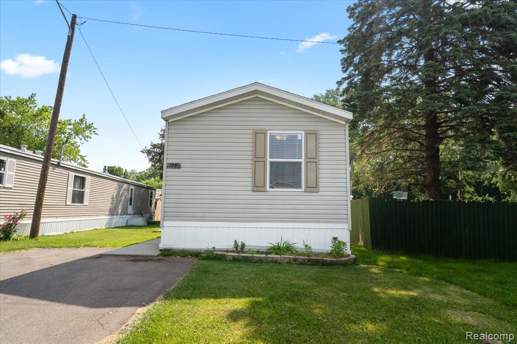 11731 Valerie Lane, Whitmore Lake, MI 48189 — Photo 22