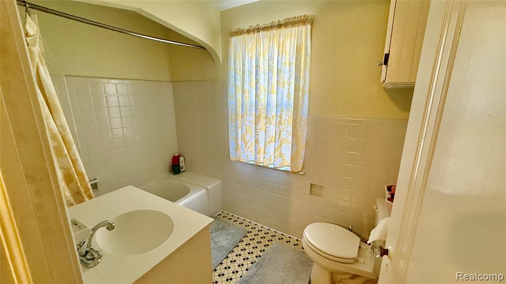 889 Rivard Boulevard, Grosse Pointe, MI 48230 — Photo 12