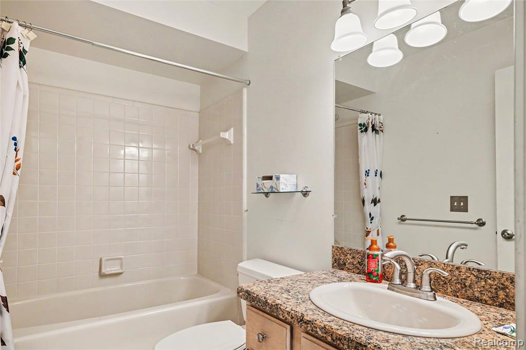 41071 E Rosewood Drive, Clinton Twp, MI 48038 — Photo 15