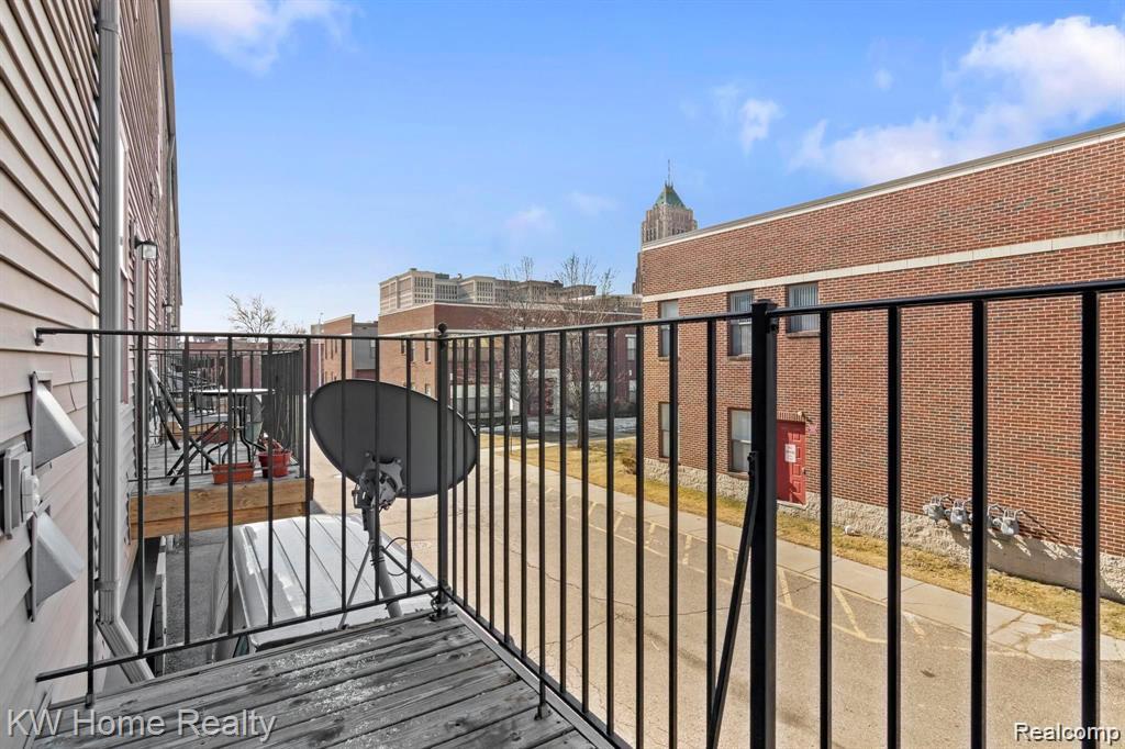 7637 Woodward Avenue - Photo 5