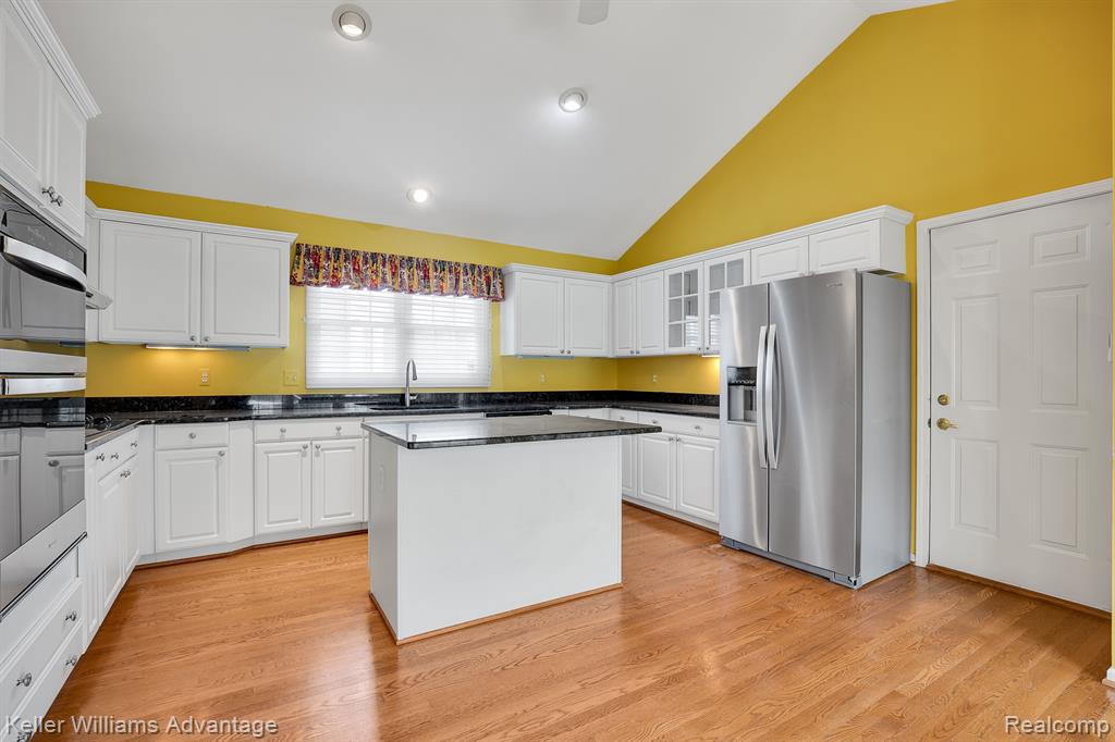 39438 VILLAGE RUN Drive, Northville, MI 48168 — Photo 11