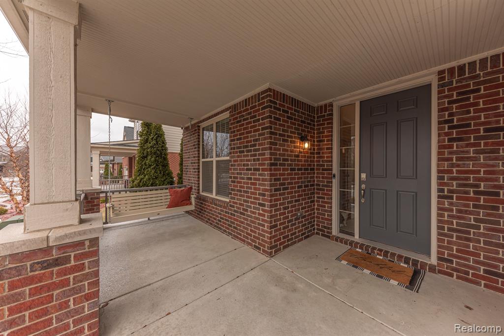806 LAKE WOODS Drive, Canton, MI 48188 — Photo 3