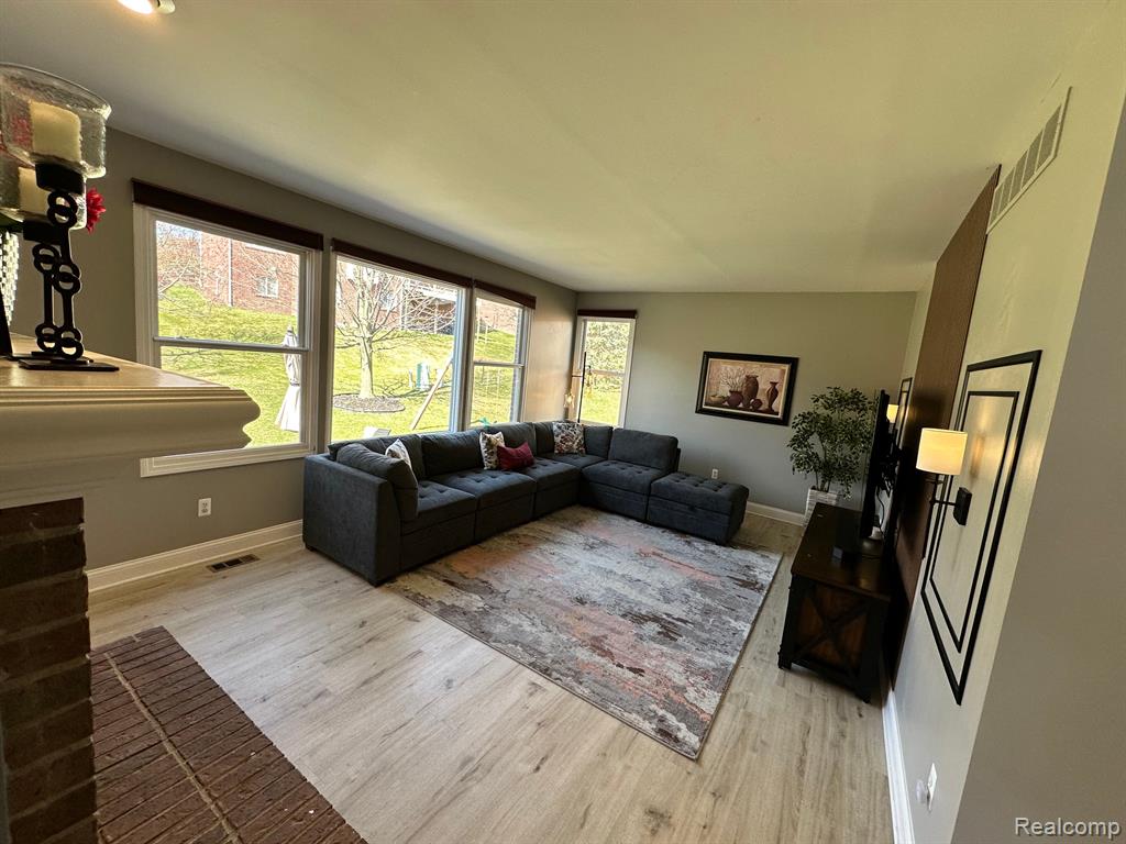 16983 COURVILLE Drive, Northville, MI 48168 — Photo 39