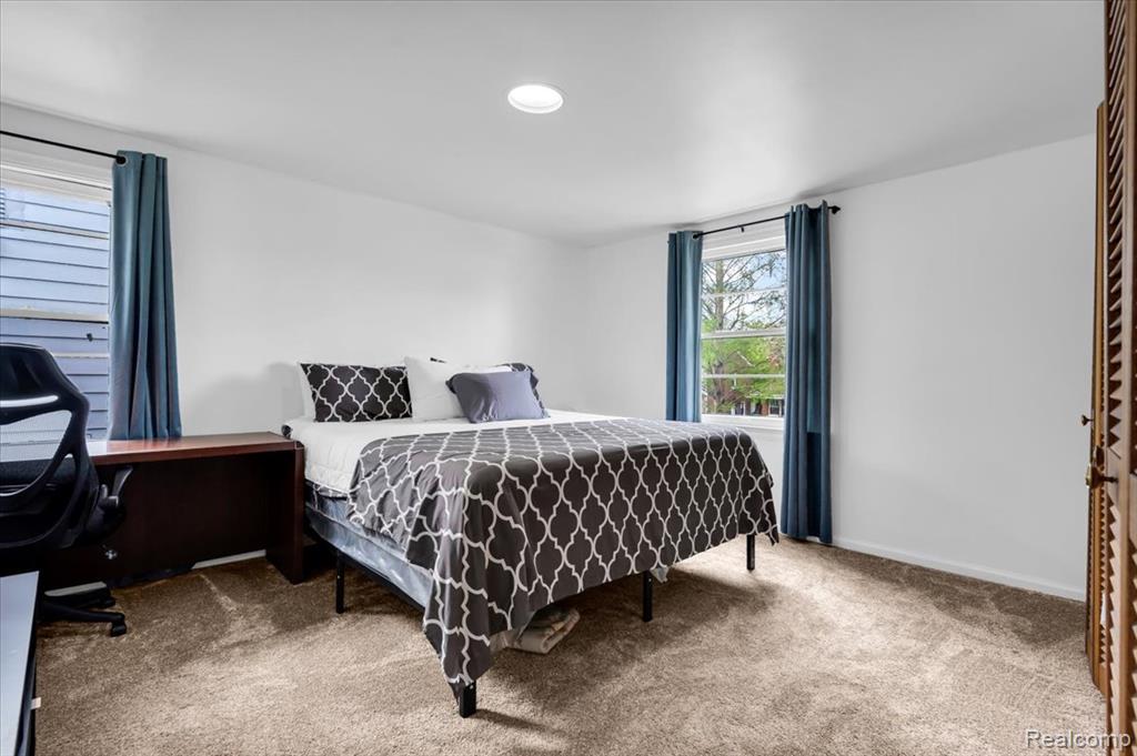 4995 Hillcrest Street, Grosse Pointe, MI 48236 — Photo 15