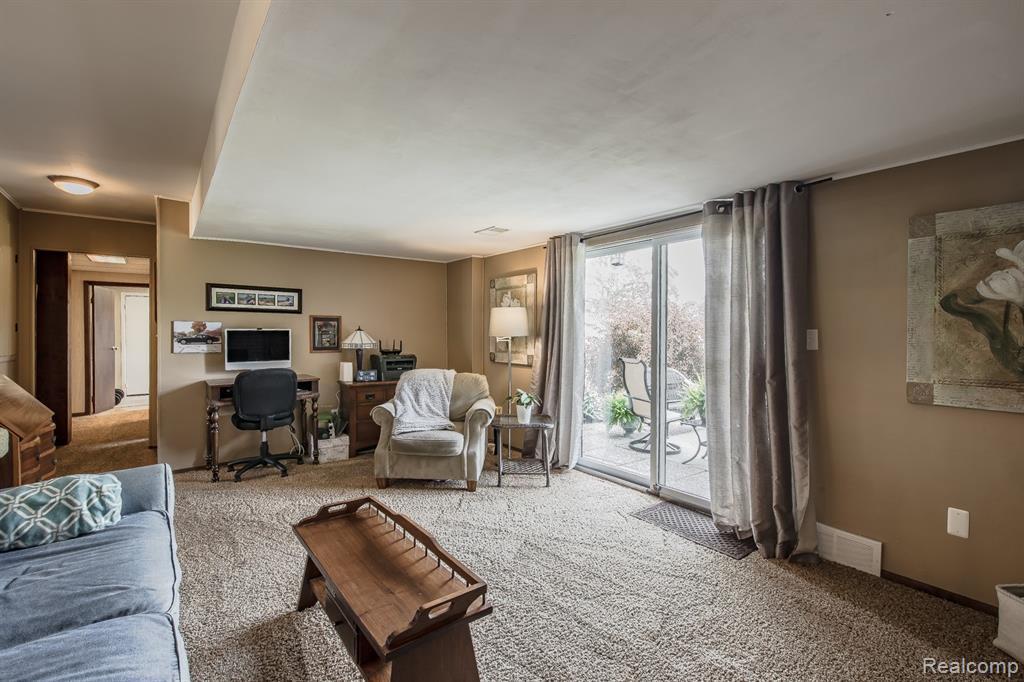 8726 Sandy Crest Drive, White Lake, MI — Photo 29