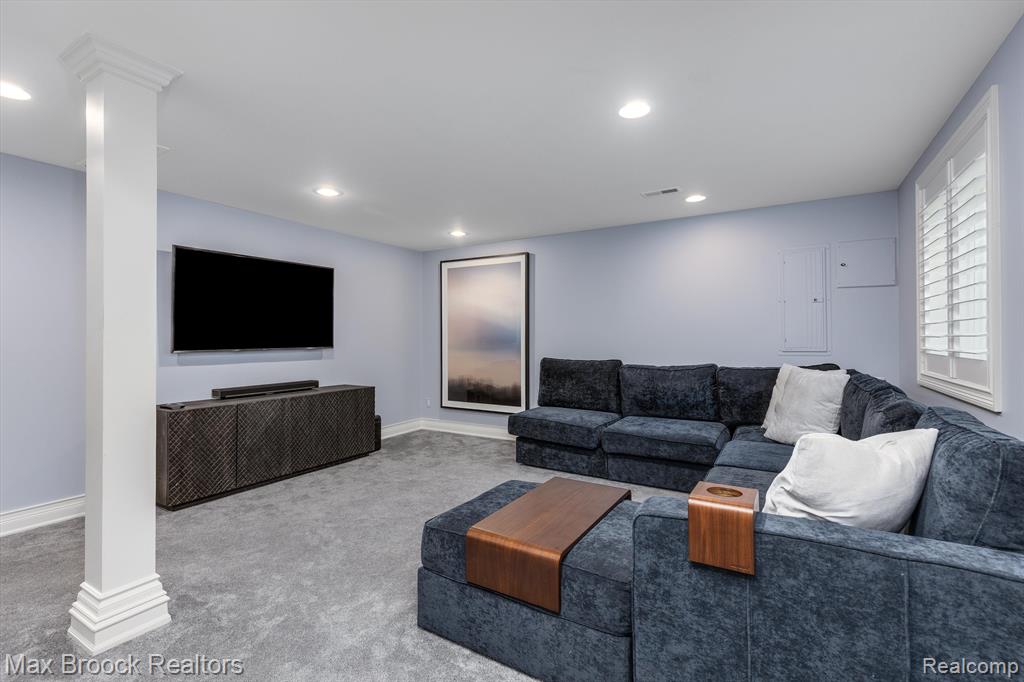 578 WOODLAND Street, Birmingham, MI 48009 — Photo 46