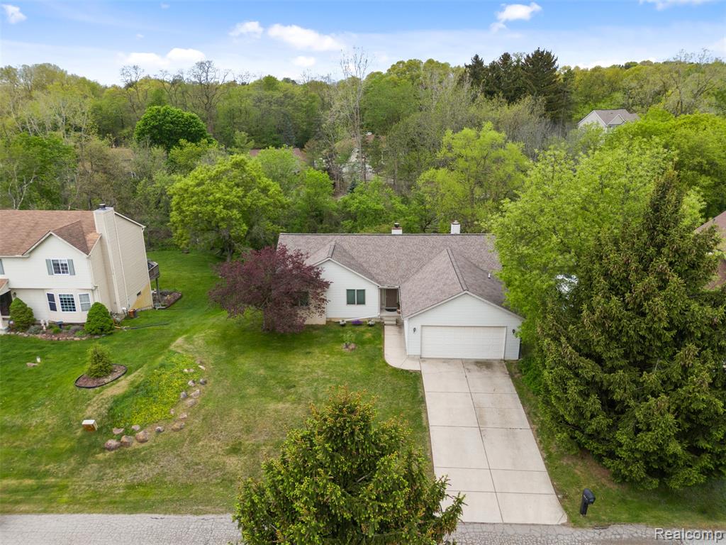 815 Esther Drive, Lake Orion, MI 48362 — Photo 25