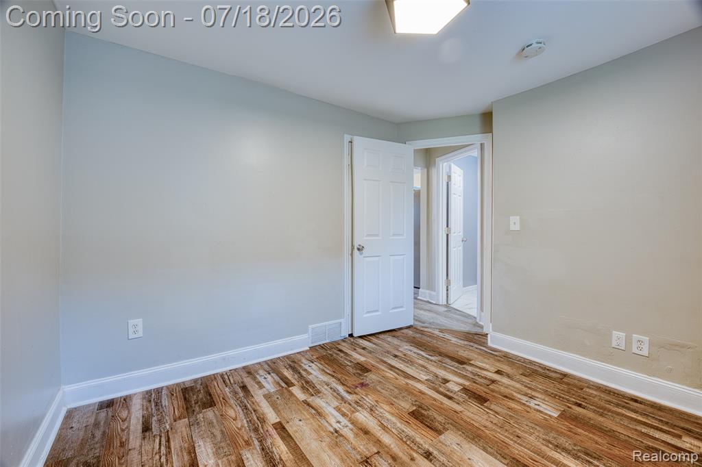 5660 Kingston Street, Dearborn Heights, MI 48125 — Photo 19