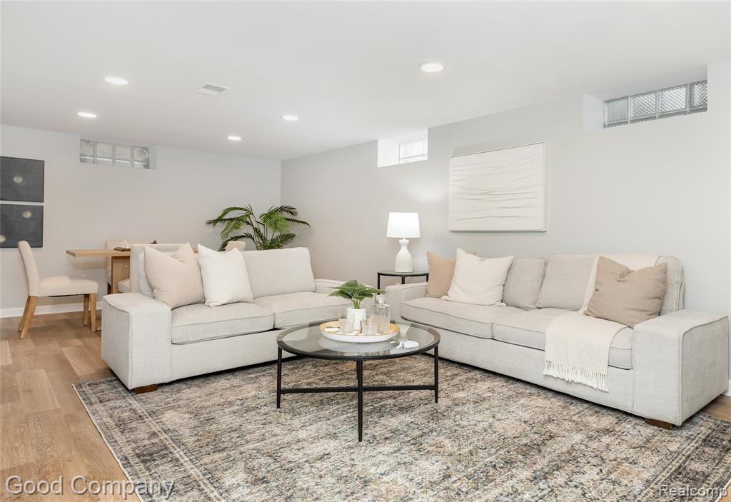702 Orchard View Drive, Royal Oak, MI 48073 — Photo 21