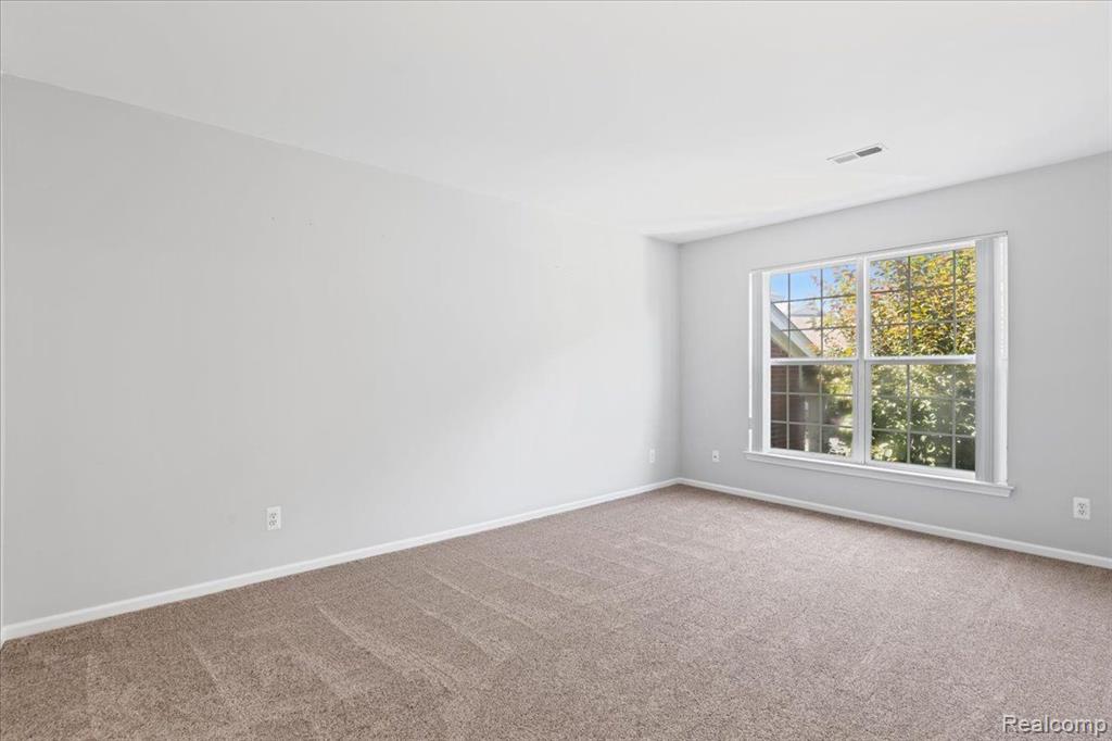 4361 BERKSHIRE Drive, Sterling Heights, MI 48314 — Photo 27
