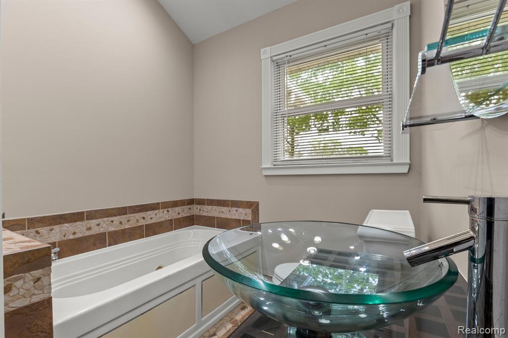 9280 REECK Road, Allen Park, MI 48101 — Photo 24