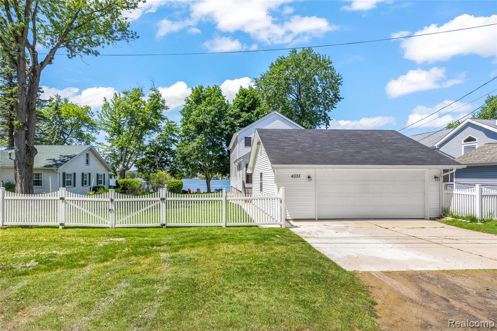 4333 Hunters Drive, Highland, MI 48356 — Photo 2
