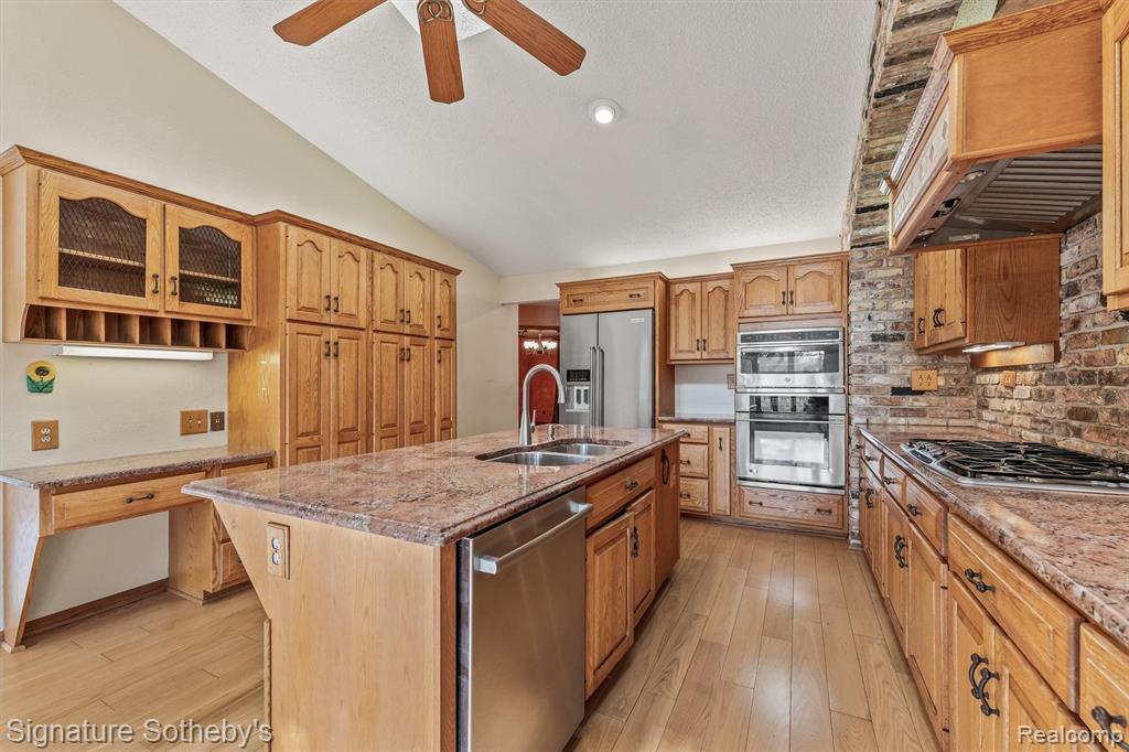 6571 Deer Ridge Drive, Clarkston, MI 48348 — Photo 11