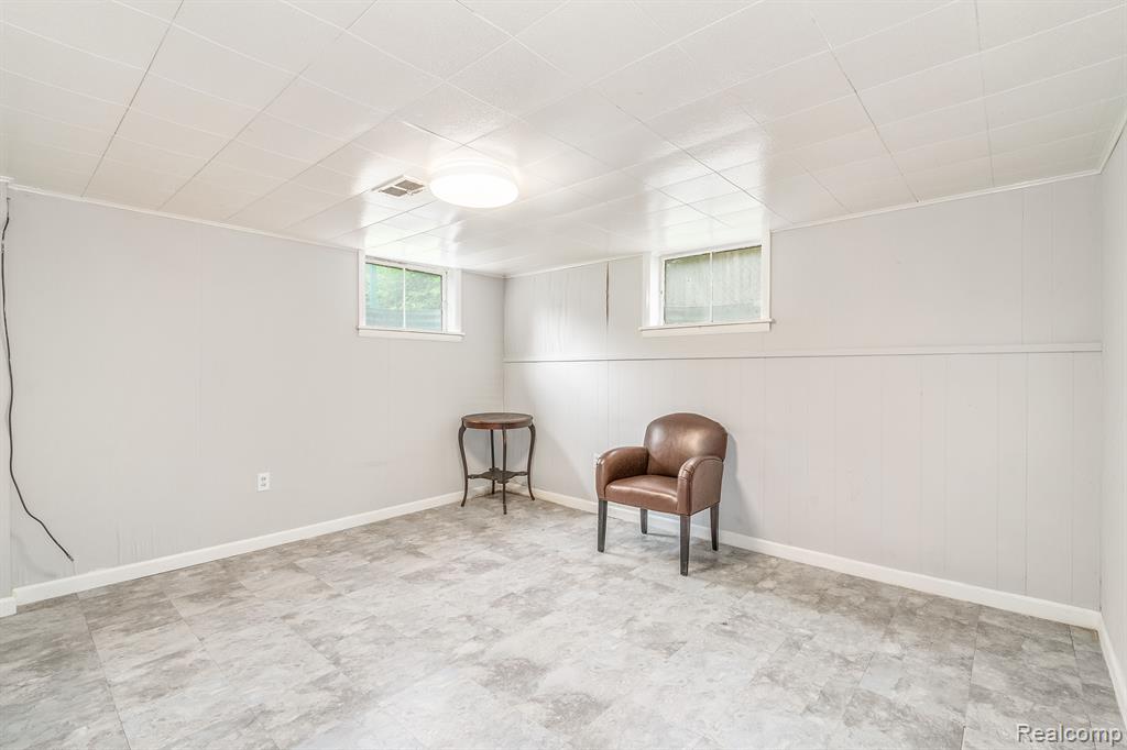 611 N IVANHOE Avenue, Ypsilanti, MI 48198 — Photo 31