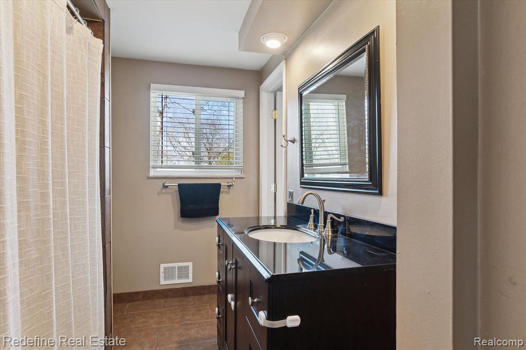 8272 W Huron Court, White Lake, MI — Photo 23