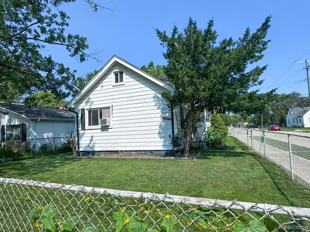 8145 LOZIER Avenue, Warren, MI 48089 — Photo 3