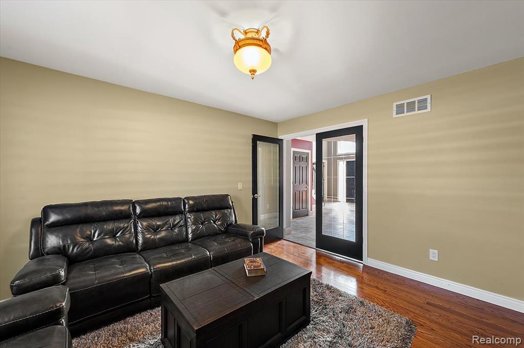 49931 Shelby Creek Drive, Utica, MI 48317 — Photo 19