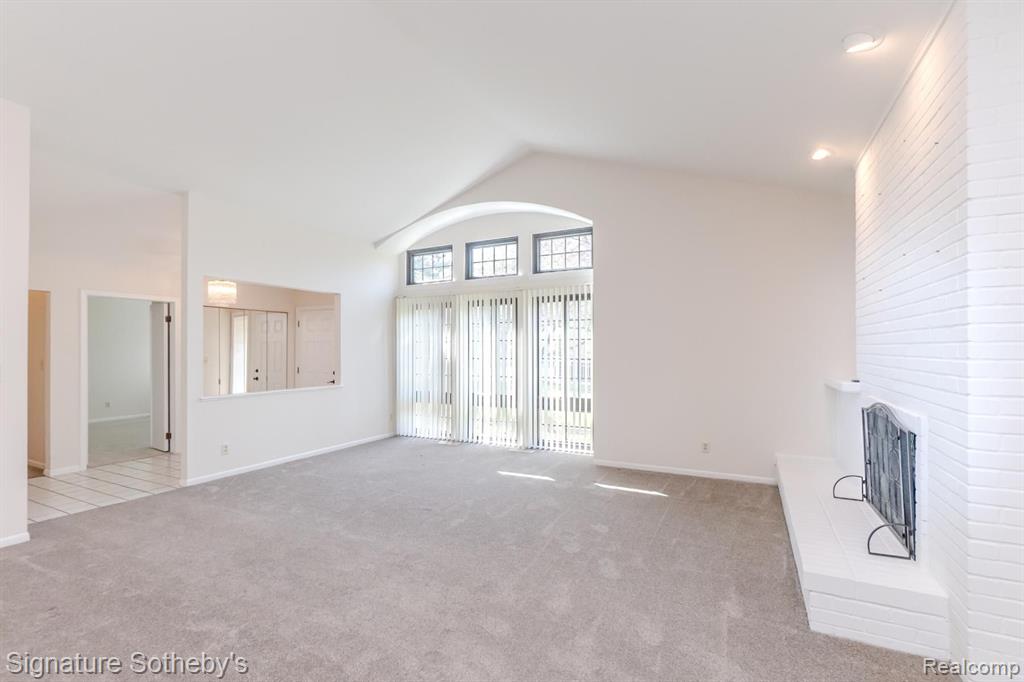 6015 PEBBLE LANE, West Bloomfield, MI — Photo 11