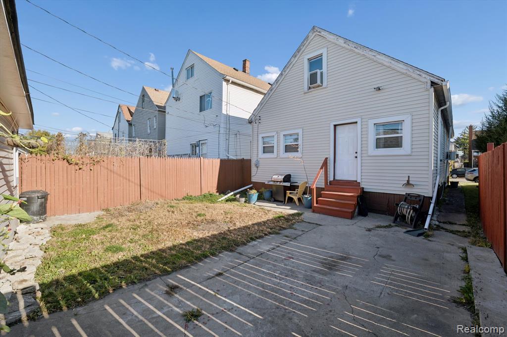 11609 Saint Aubin Street, Hamtramck, MI 48212 — Photo 31
