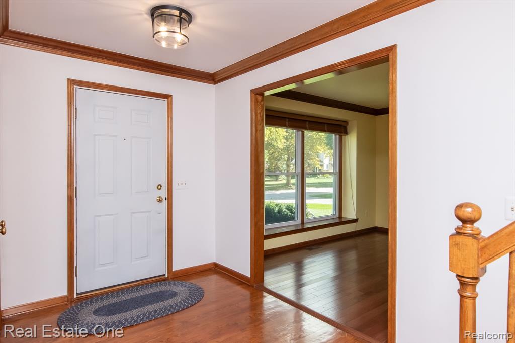 5201 CROWFOOT Drive, Troy, MI 48085 — Photo 7