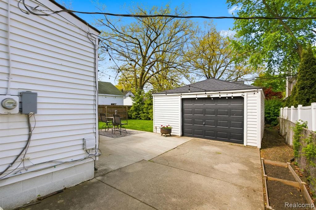 2705 Gardner Avenue, Berkley, MI 48072 — Photo 41