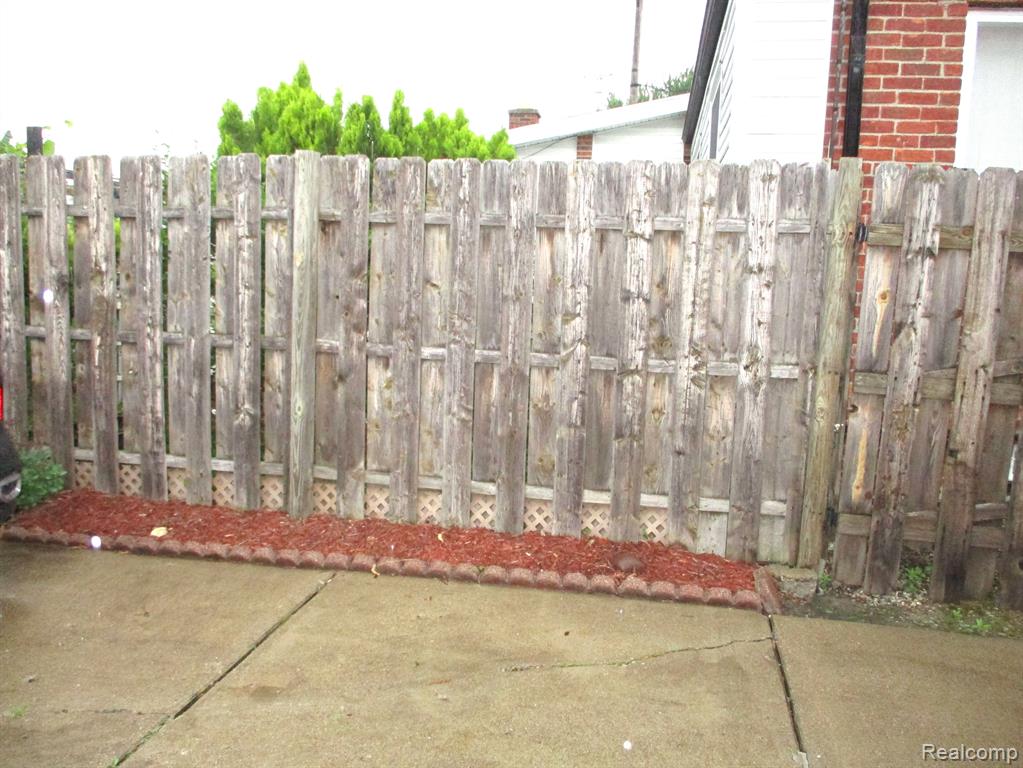 831 CARDWELL Street, Garden City, MI — Photo 22