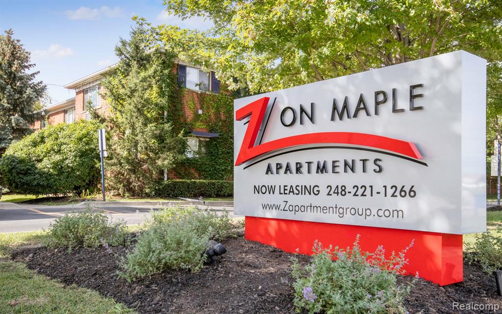 649 W Maple Road, Clawson, MI — Photo 19